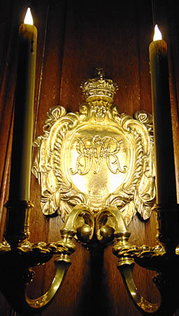 Four silver gilt sconces were illuminated using LED ribbons and hidden battery sources